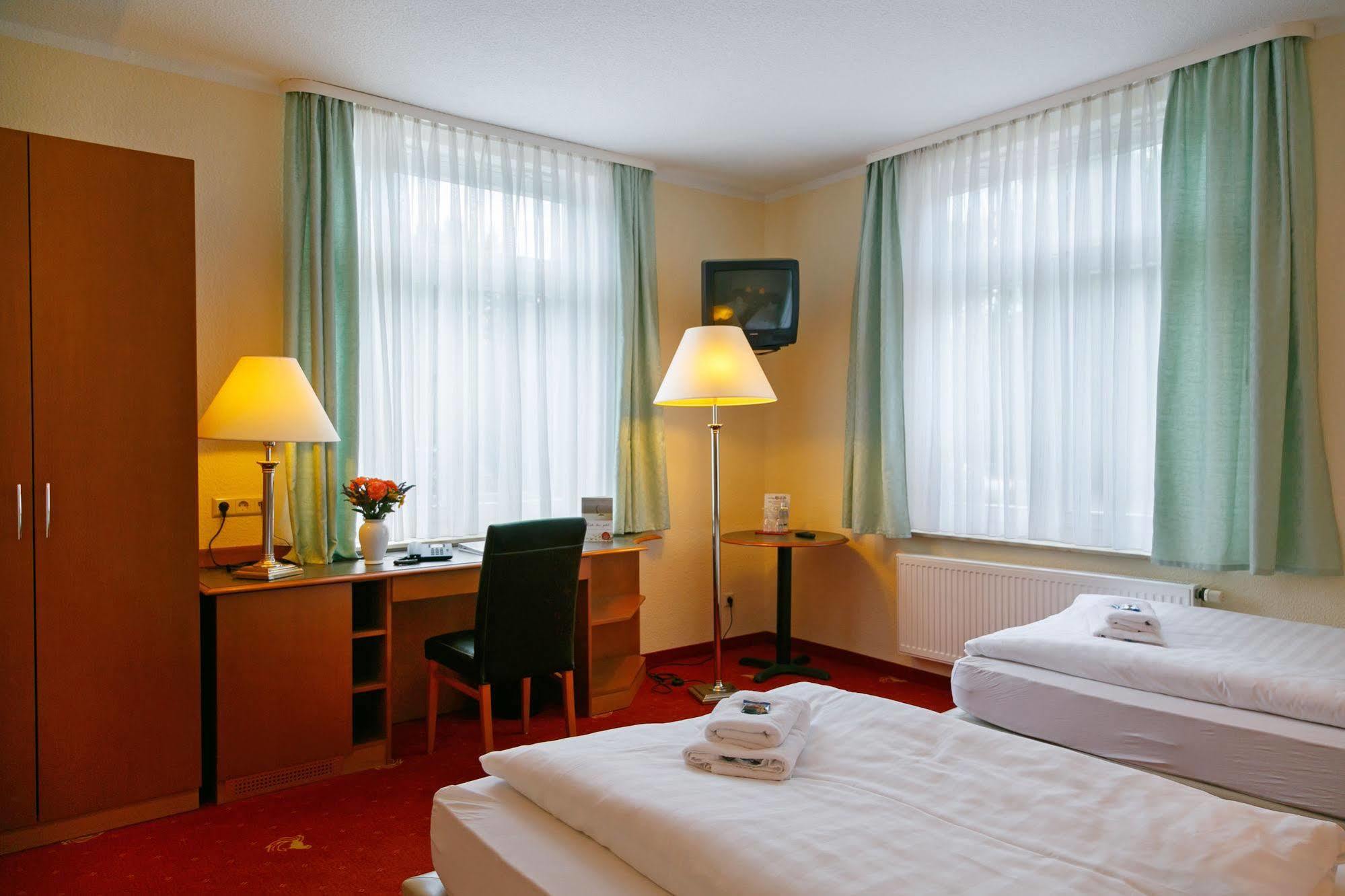 Hotel Goldener Fasan Ораниенбаум-Вёрлиц Экстерьер фото