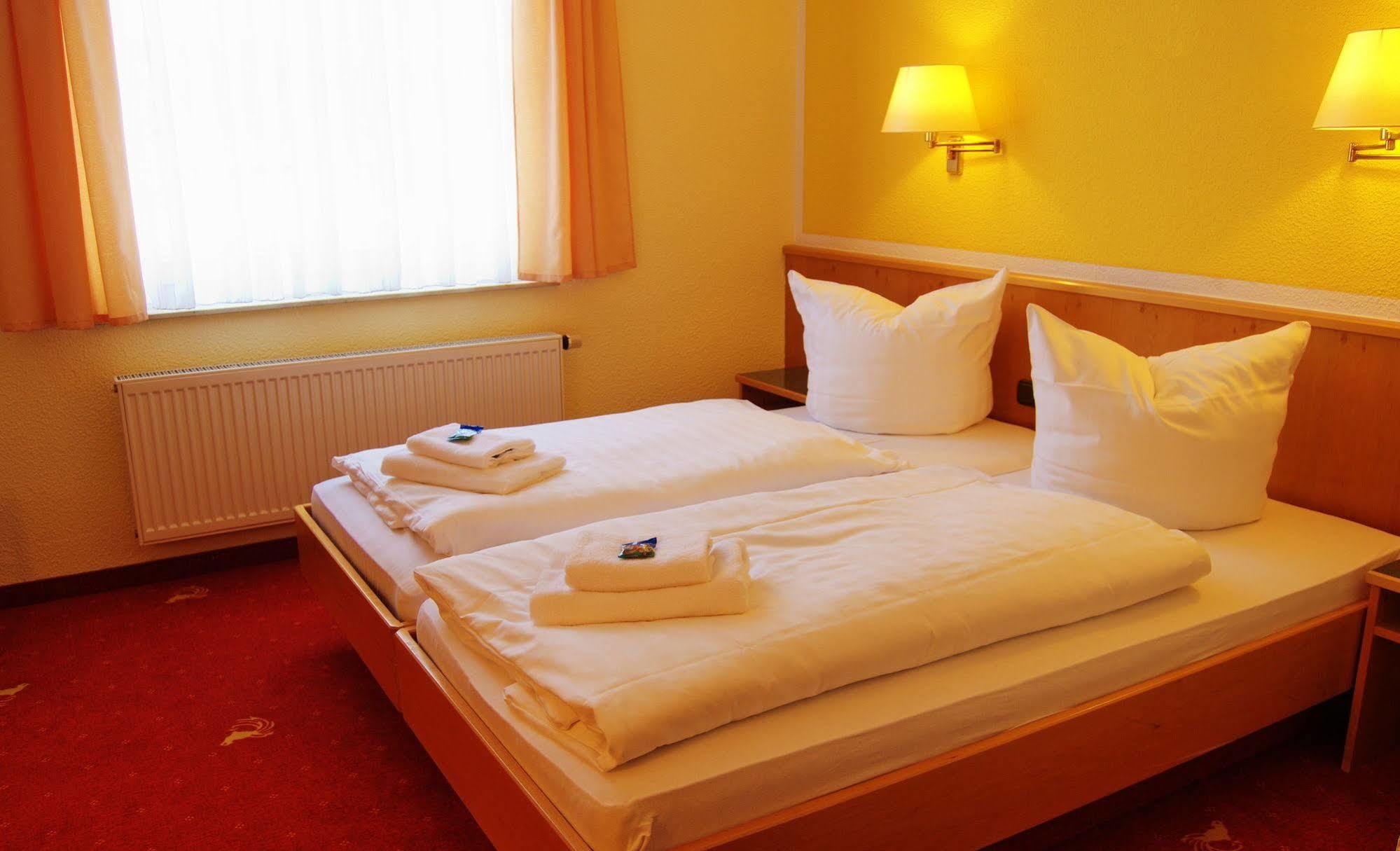 Hotel Goldener Fasan Ораниенбаум-Вёрлиц Экстерьер фото